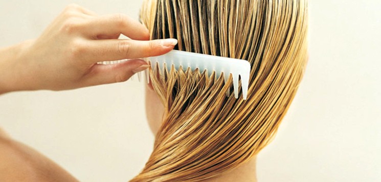 Как правильно расчесать волосы после мытья головы