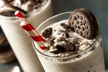 Как сделать молочный коктейль "Oreo"