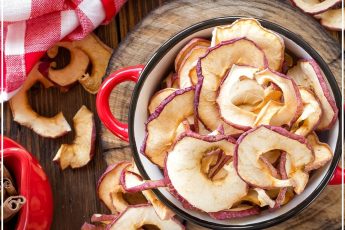 Как сушить яблоки в духовке сушилке и аэрогриле