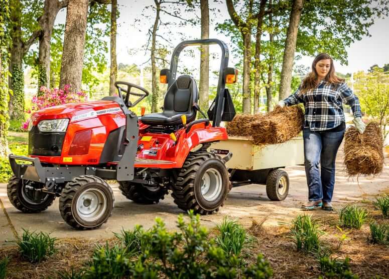 Садовый мини-трактор Massey Ferguson GC1723