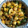 Рецепт острых кабачков Хибачи - готовим цукини по-китайски