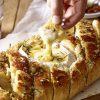Рецепт фондю в батоне с сыром камамбер