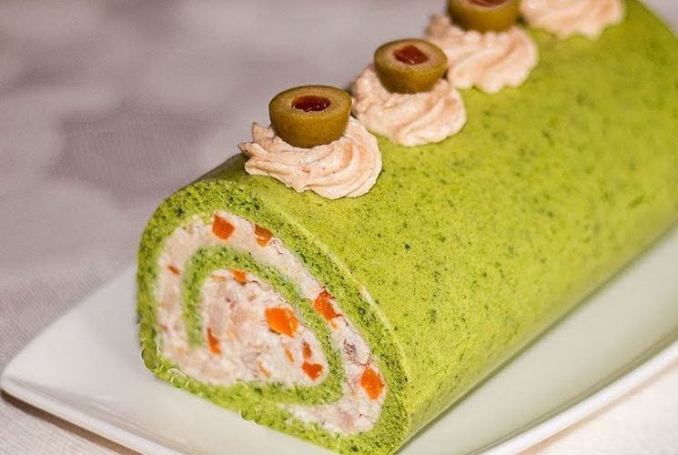 Закусочный рулет с копченый рыбой