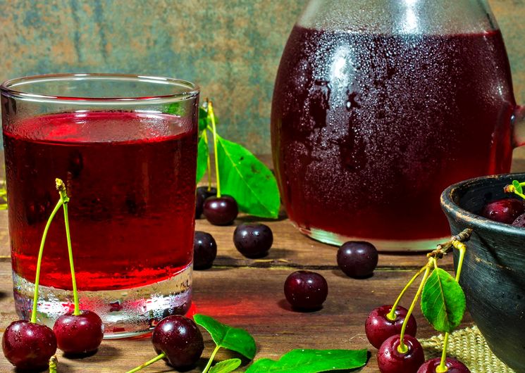 Компот только из вишни. vishnevyy kompot. Компот только из вишни фото. Компот только из вишни-vishnevyy kompot. картинка Компот только из вишни. картинка vishnevyy kompot. Нет ничего проще компота из вишни на зиму, рецепты этого витаминного и освежающего напитка доступны для приготовления даже начинающим хозяйкам. Самый простой компот варят из ягод, воды и сахара, для более интересных рецептов понадобятся другие фрукты и специи.